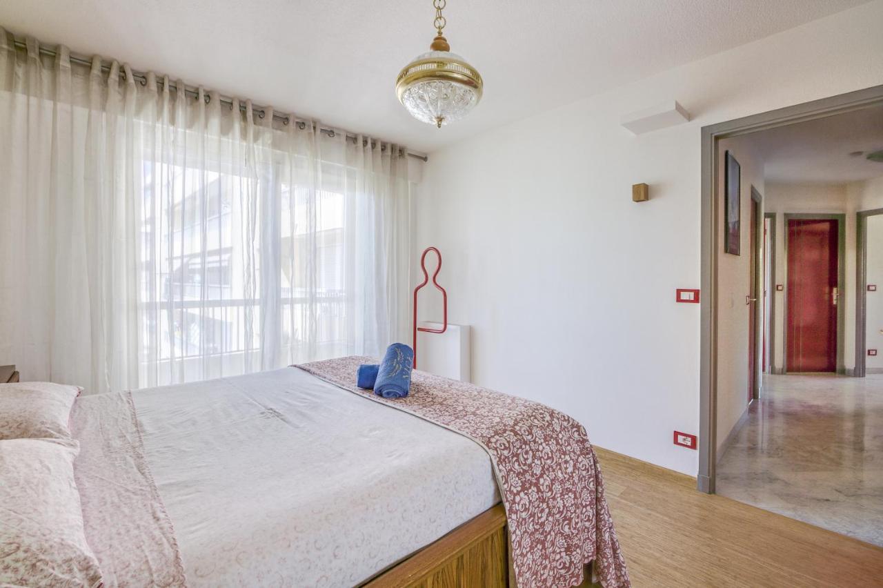 Greeter-Appartement Lumineux Avec Vue Sur La Mer Nizza Exterior foto