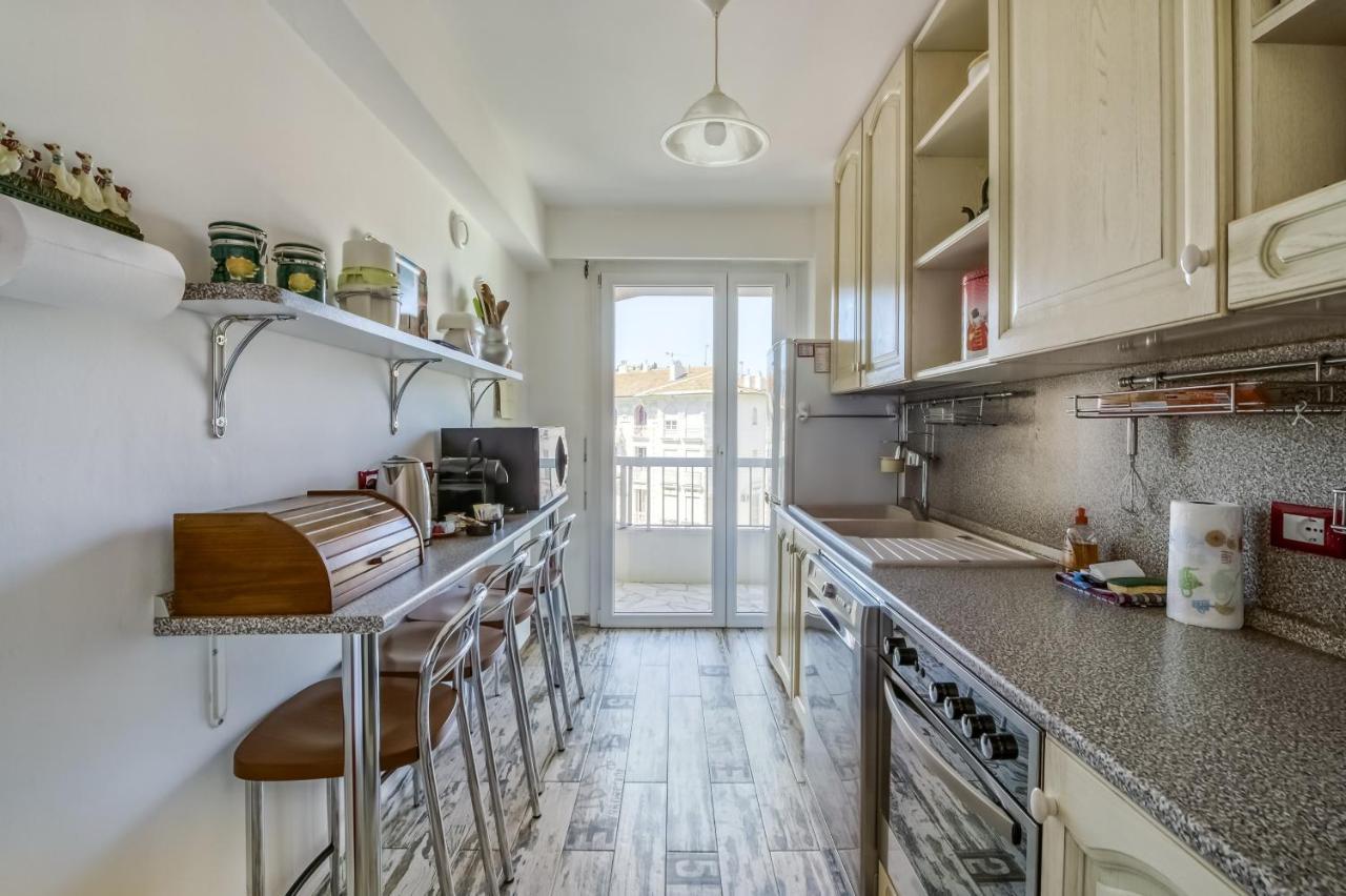 Greeter-Appartement Lumineux Avec Vue Sur La Mer Nizza Exterior foto